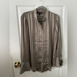 Banana Republic blouse Size Medium